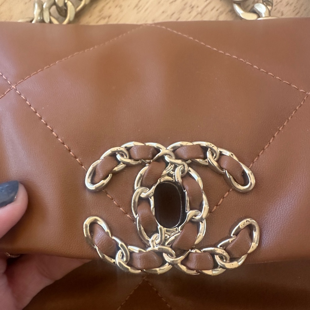 Cognac brown quilted purse - Picture 4 of 11